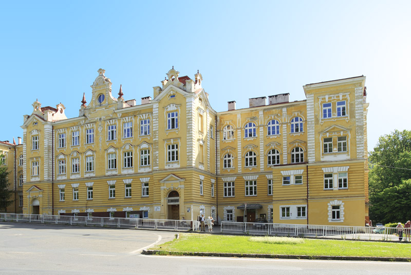 Gymnázium a obchodní akademie Mariánské Lázně - ext. velký
