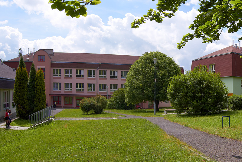 Gymnázium Ostrov - ext2